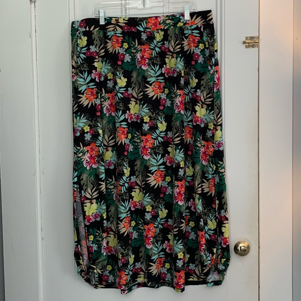 Terra &Skye Tropical print Maxie skirt